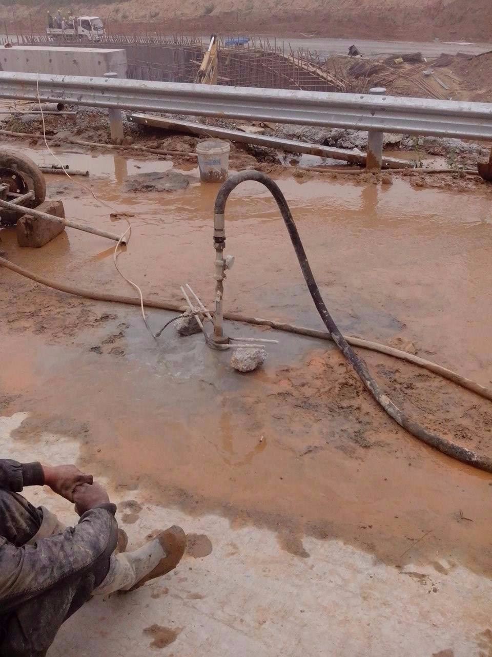 新邵路基压密注浆